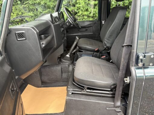 Land Rover Defender 110 County 2.2 TDCI Station Wagon - Image 10