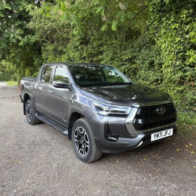 TOYOTA HILUX Invincible D/Cab Pick Up 2.8 D-4D